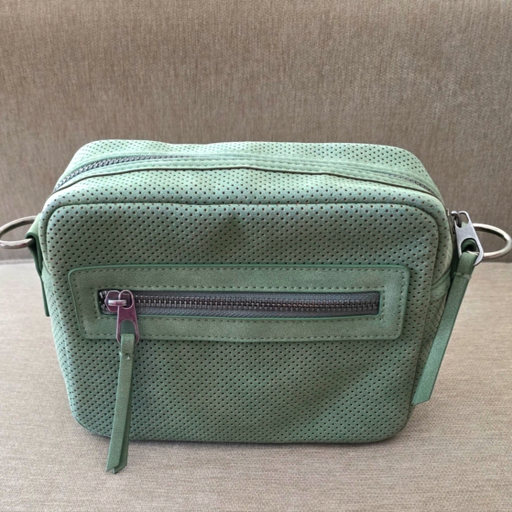Universal Thread Army Green Crossbody